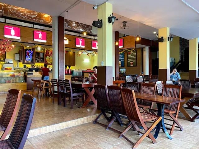 SHOWROOM CAFE HOÀNG TUẤN