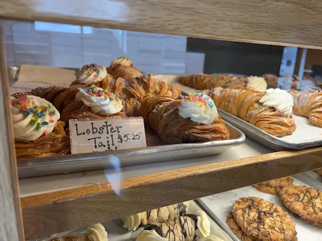 The Crisp Cannoli - Bakery & Cafe