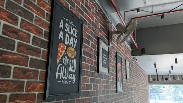 La Pino’z Pizza College Road Nashik - Best Pizza in Nashik