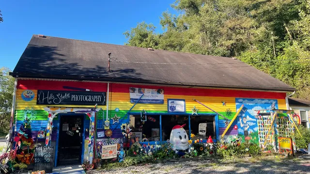 Uncle Dave's Art Studio