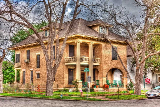 Katy House Bed & Breakfast