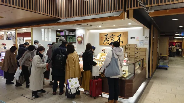Kagafu Fumuroya Kanazawa Hyakubangai Store