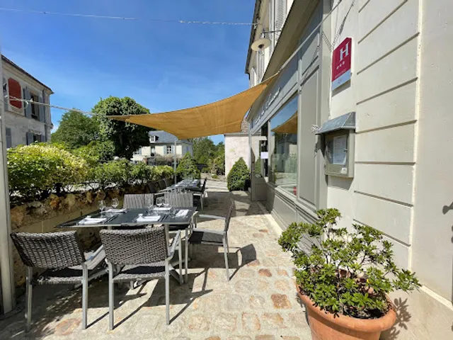 Restaurant - Hôtel - Caviste -Auberge du Chasseur