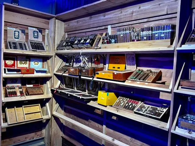 Cavemen Cigar Lounge