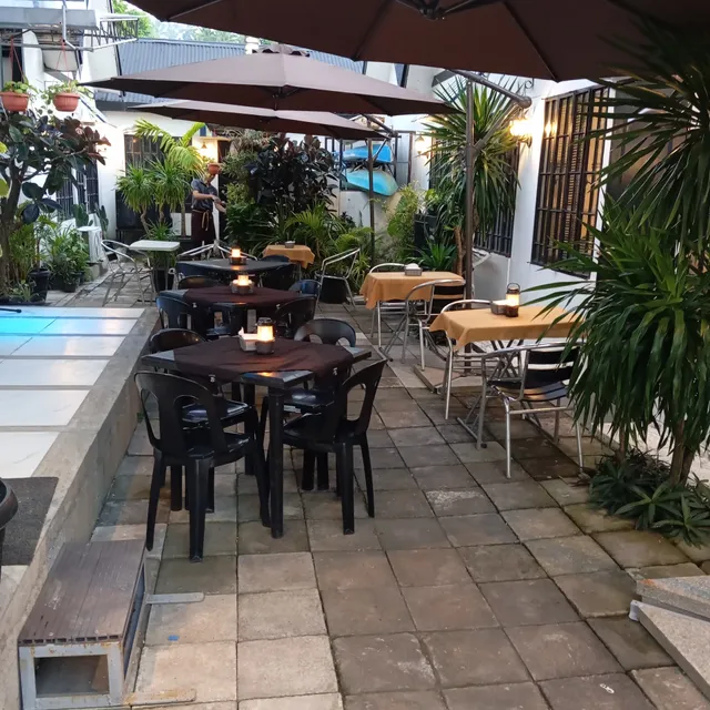 Pacific Blue Sea Side Lounge