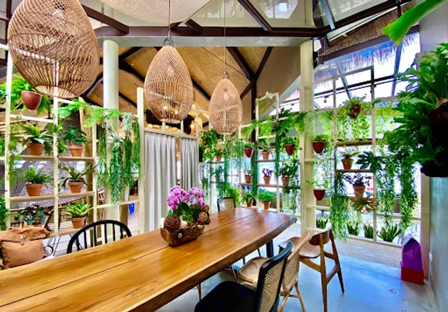 Water Front Restaurant (Rongti Branch)