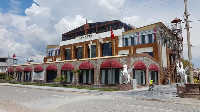 RAKASTA HOTEL & CONVENTION CENTER