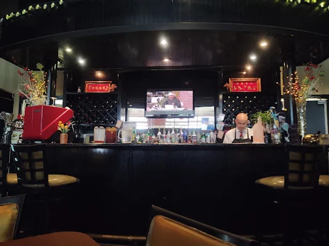 Red Phoenix Hunan Restaurant