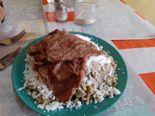 CHILAQUILES Y MÁS