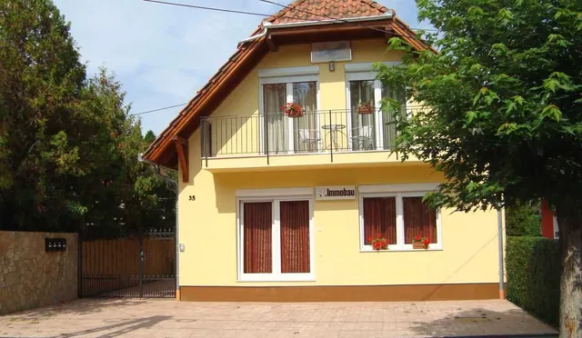 Easy Apartment House