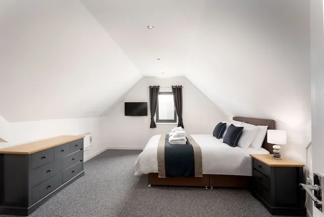 McLaren House Apartments