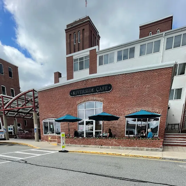 Riverside Cafe and Diner