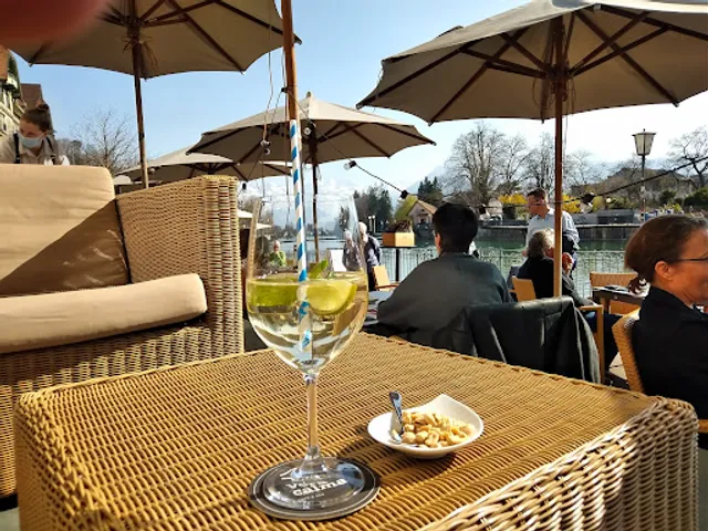 Vera Calma Café & Bar