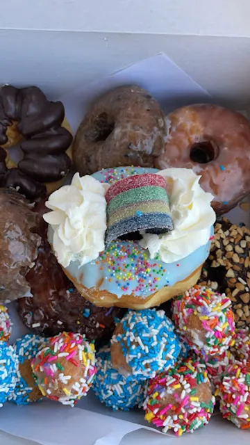 D K's Donuts/ FISH GAME