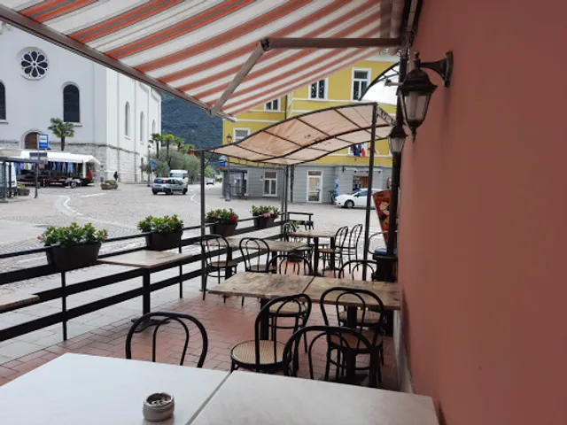 LO SFIZIO PIZZERIA, KEBAB, BAR, CAFFÈ