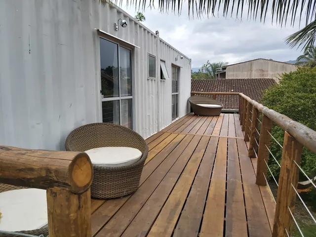 Lolosa Suites Container