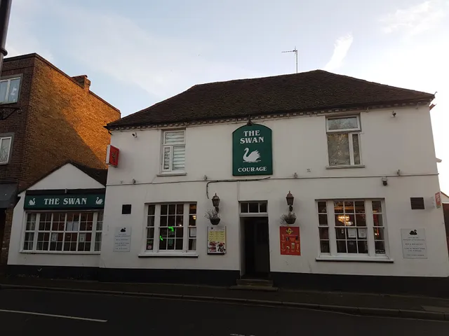 Swan Inn, Heathrow Airport