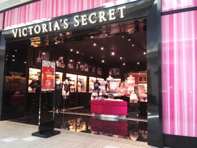 Victoria's Secret & PINK