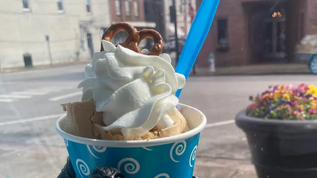 Sweet Swirls Rolled Ice Cream