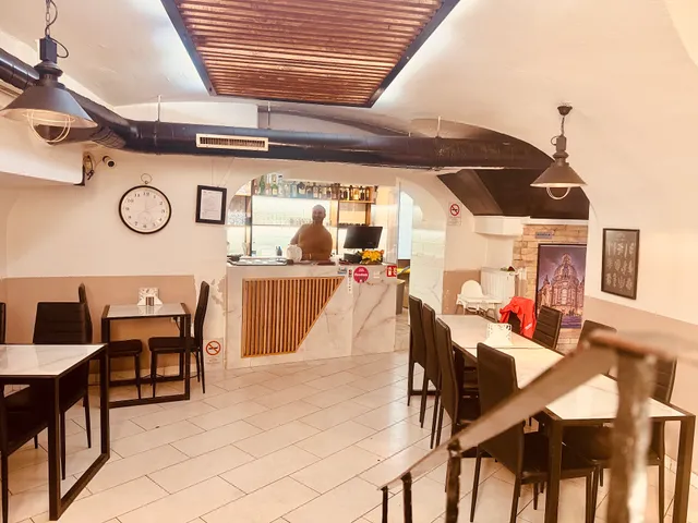 Everest Indian Restaurant