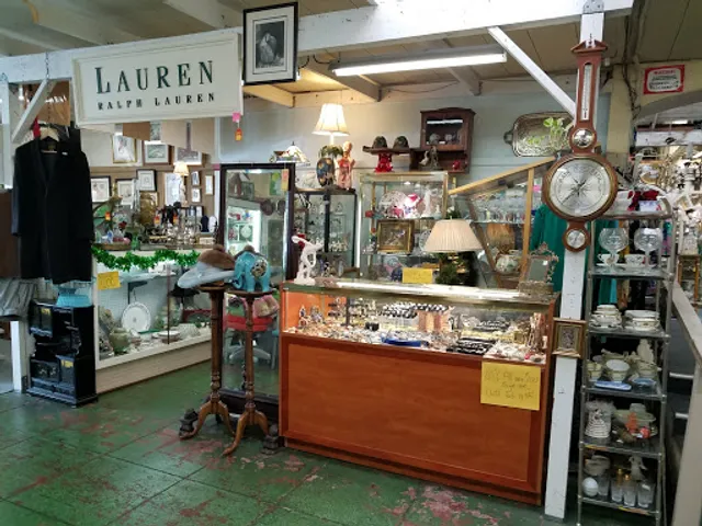 Old Barn Antique Mall Inc