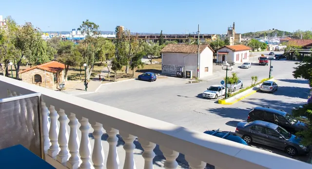 Lavrio Rooms Nikolakakis