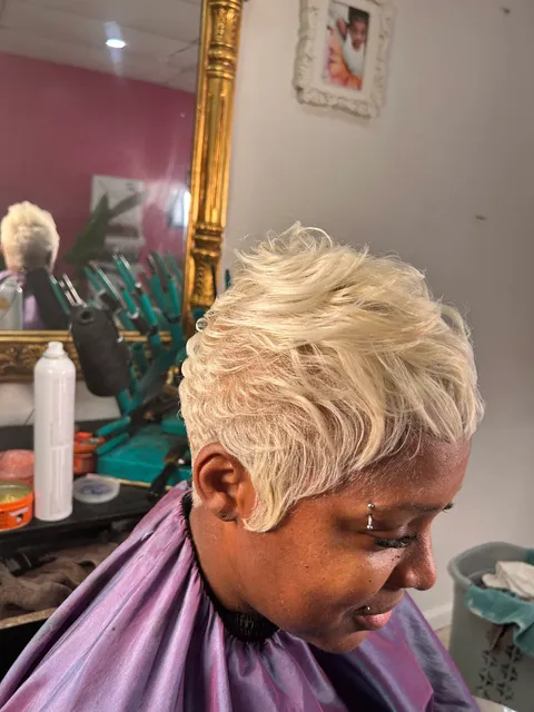 Glam Chic Boutique Hair salon