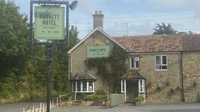 Parrett Hotel
