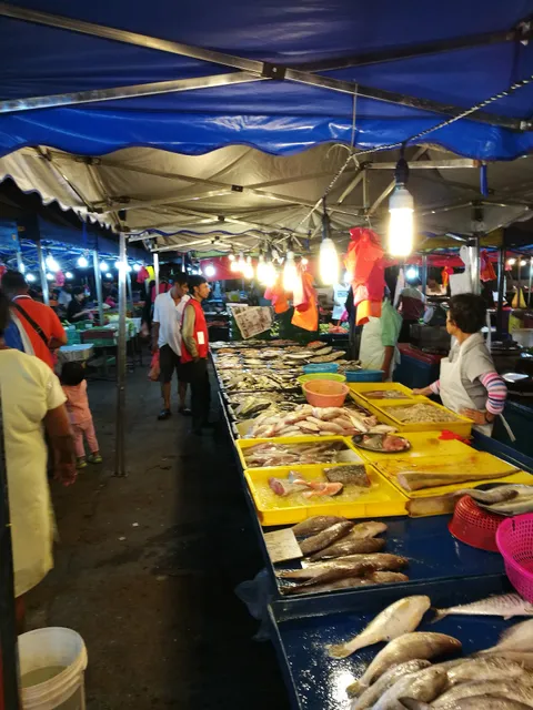Pasar Malam Sri Serdang | Jumaat & Isnin