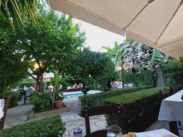 Spyros: Grill-house & Fast-Food