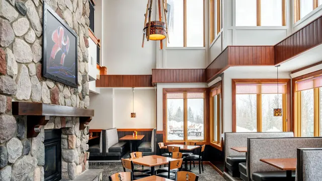 Moguls Grille & Taproom