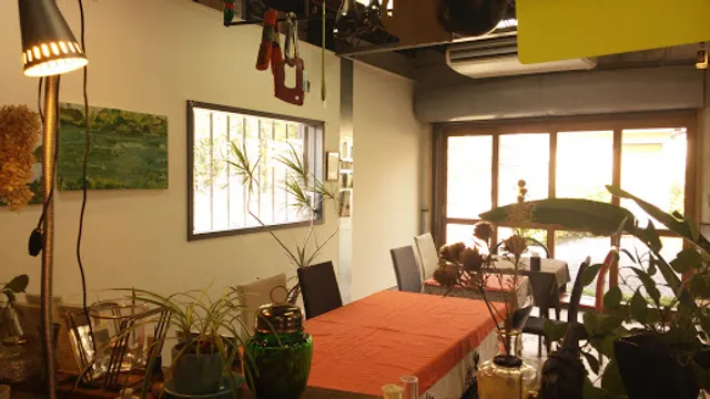 UME house / UME Upstairs