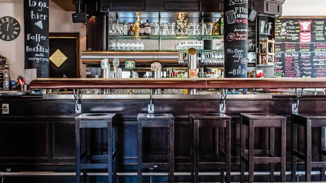 Burgercult + Currycult