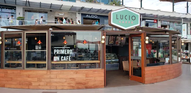 Lucio Caffé Larcomar