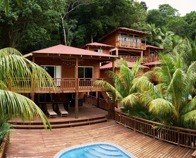 Villa Escondida y Rosa Negra restaurante