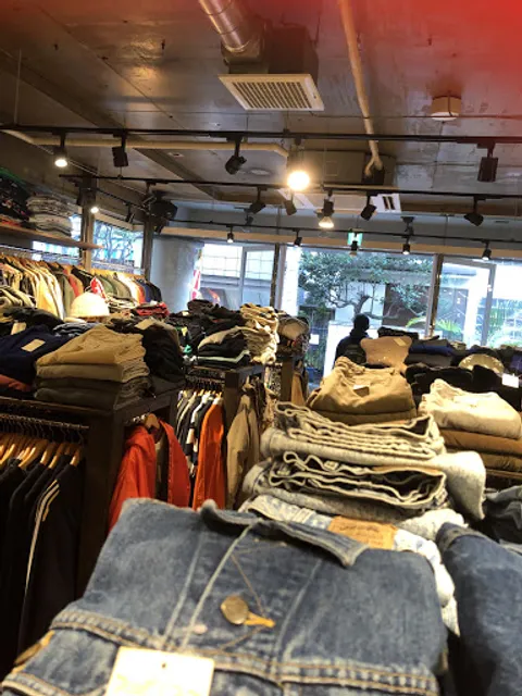 DESERTSNOW second hand vintage clothing store Wa 2 Goten