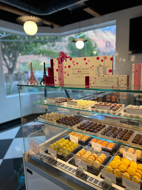 Le Macaron French Pastries Zion