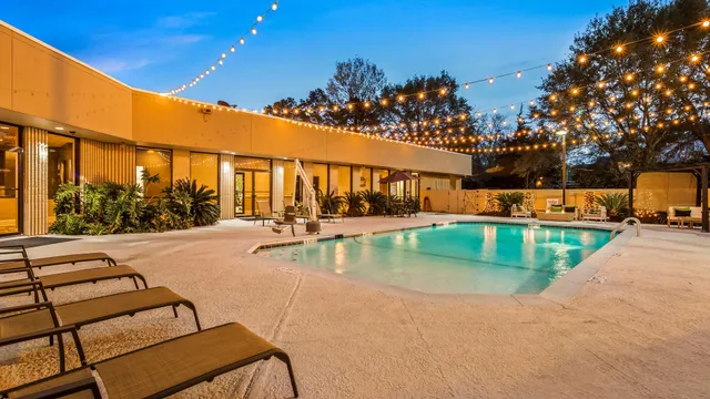 Magnolia Bluffs, BW Signature Collection