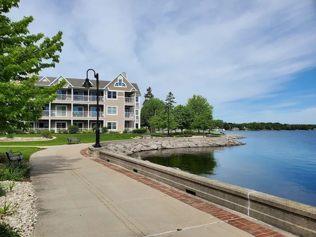 Bridgeport Waterfront Resort