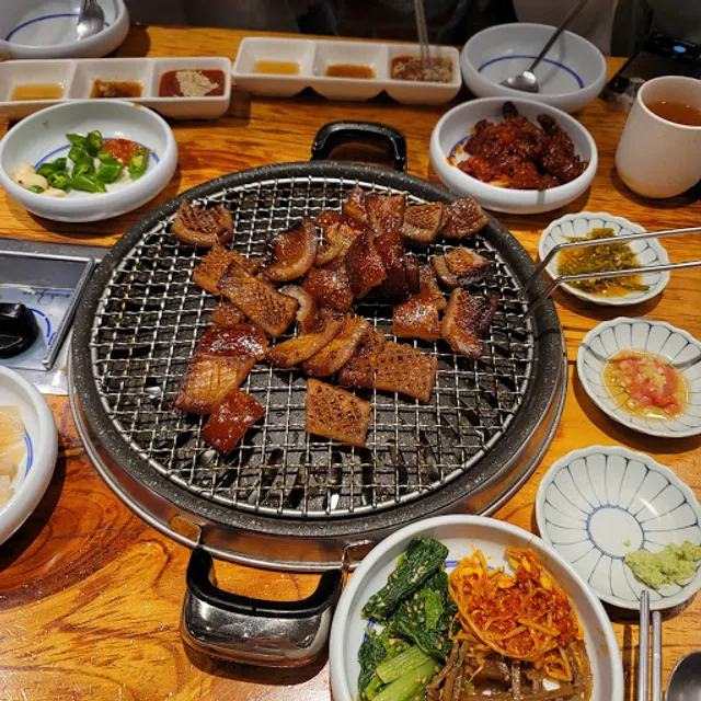 Chophilsal Dwaeji-gui Gwangan