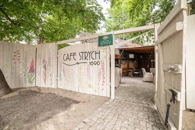 Cafe Strych - Kawiarnia Bar Pub Gdynia