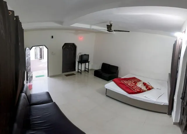 Hotel Banjara, Pachmarhi