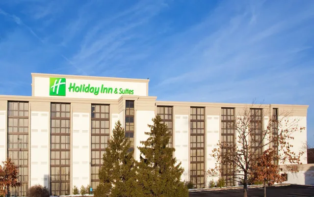 Holiday Inn & Suites Cincinnati-Eastgate (I-275E) by IHG