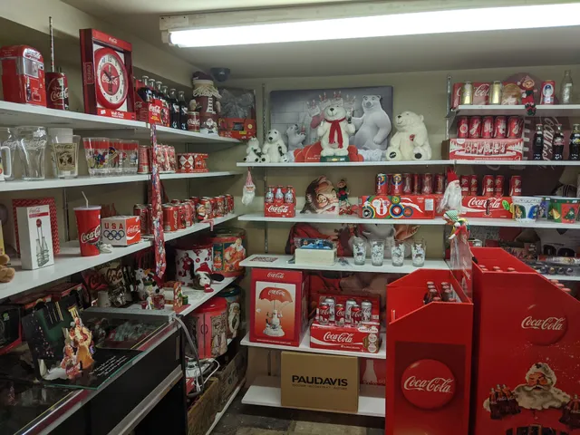 Holland Consignment Shoppe & Auction House