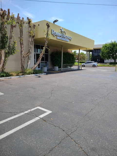 Robbins Brothers Fine Jewelers