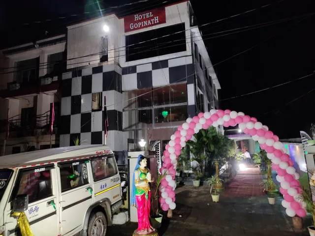 Gopinath Hotel
