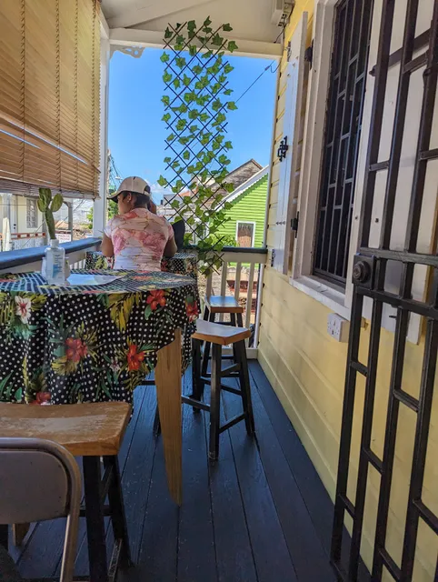 Tropical Blendz Cafe