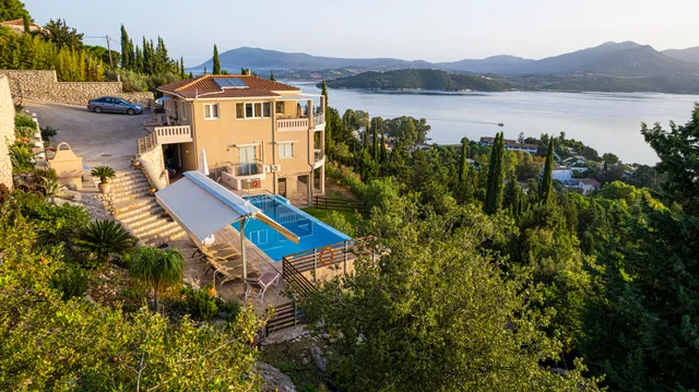 Villa Vosalia, Villa with private pool in Lefkada
