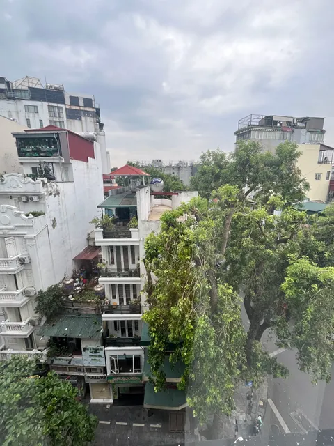 Lake View Hotel & Travel