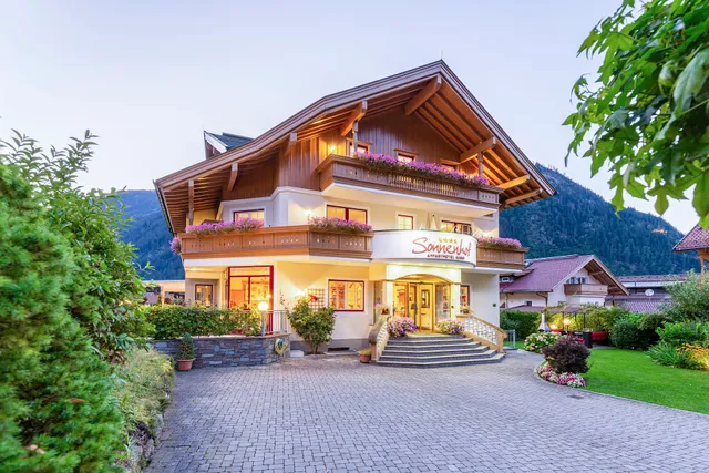 SONNENHOF Apparthotel Garni Mayrhofen